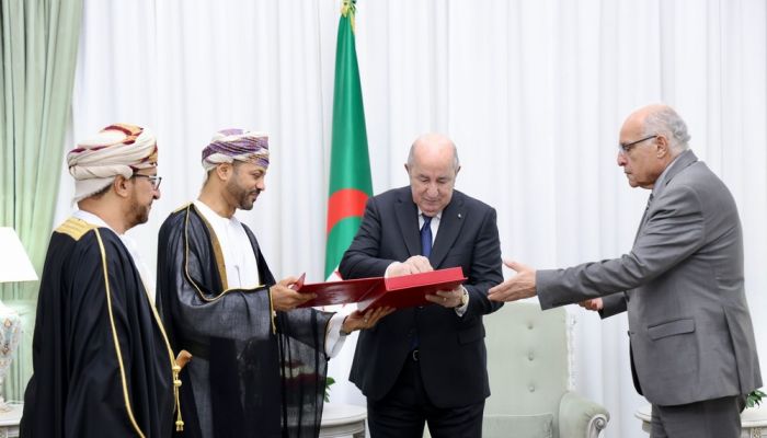 جلالةُ السُّلطان المعظّم يبعث برسالة خطيّة إلى الرئيس الجزائري