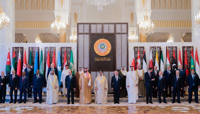 السيد أسعد بن طارق يترأس وفد سلطنة عُمان في القمة العربية الـ 33 بالمنامة