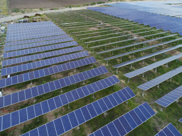 India adds record 10 GW of solar capacity in Q1 of 2024