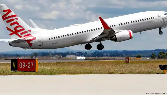 Australia: Man arrested after running naked through plane
