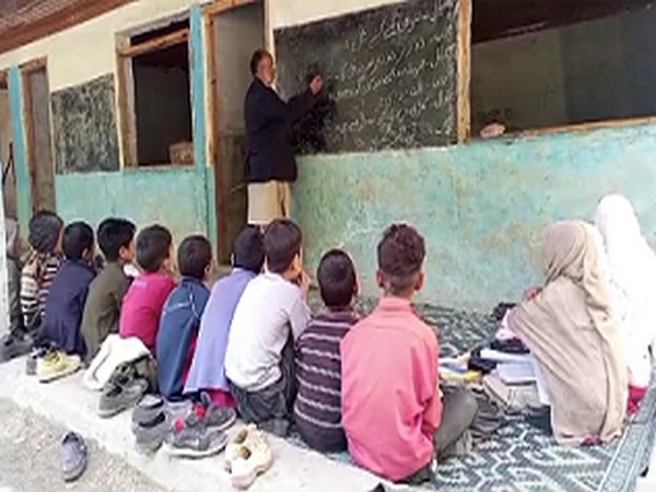 Crisis grips education system in Pakistan