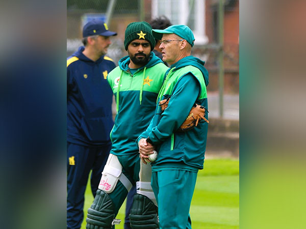 "Come back to coach Team India": Harbhajan Singh urges Gary Kirsten to step down as Pakistan head coach