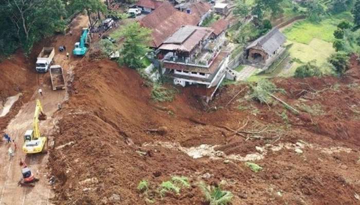 China: Rains and landslides leave several dead