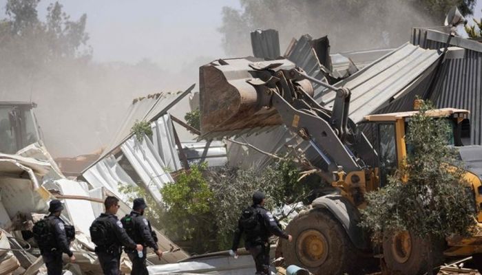 قوات الاحتلال الإسرائيلي تهدم 3 منازل بالضفة الغربية