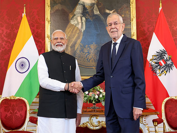 Indian PM Modi meets with Austrian leaders, to expand India-Austria cooperation