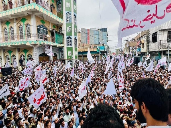 Pakistan: Defence forces open fire on protesters in Khyber Pakhtunkhwa; many injured