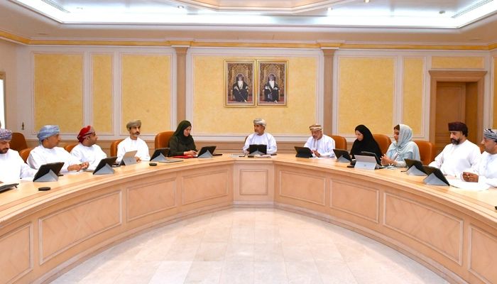 لجنة متابعة تطوير نموذج الرعاية الصحية تناقش المبادرات والبرامج التنفيذية