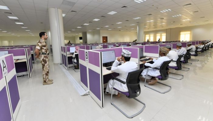 سلاح الجو السلطاني العُماني يـبدأ توظيف الضباط المرشحين الطيارين والجويين