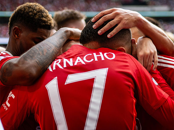 Manchester United manager Ten Hag wants players to focus on positives after Community Shield loss