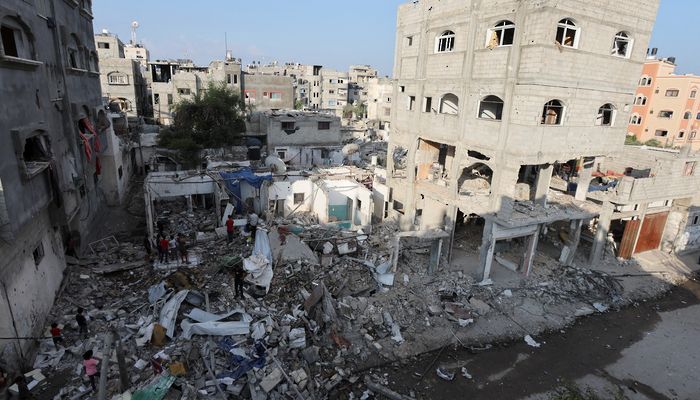 استشهاد عشرة فلسطينيين وإصابة 15 آخرين