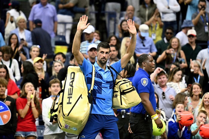 U.S. Open roundup: Djokovic stunned, Sinner, Swiatek move into third round