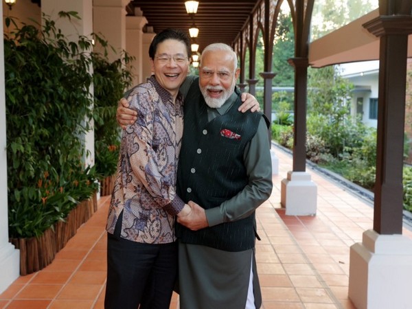 Singapore PM "delighted" to catch up with PM Modi over a meal at Istana