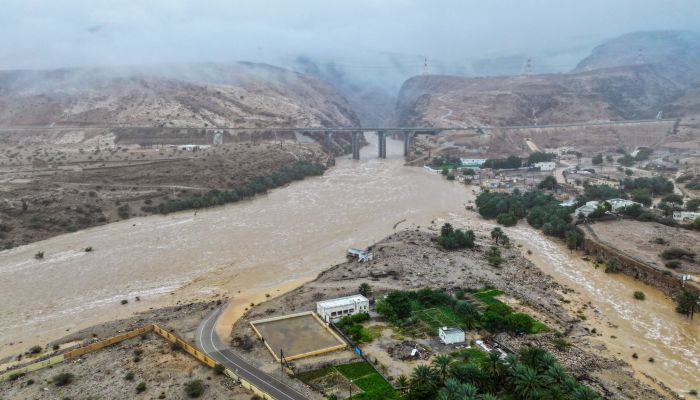 صور تسجل أعلى كمية أمطار جراء الحالة المدارية بـ215 ملم