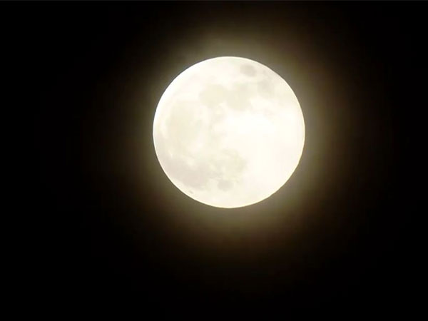 "Supermoon" captivates skywatchers in India amid Sharad Poornima celebrations