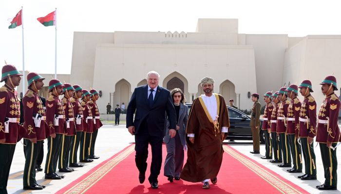 الرئيسُ البيلاروسي يُغادر سلطنة عُمان