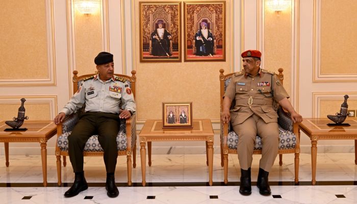 رئيس أكاديمية الدراسات الإستراتيجية والدفاعية يستقبل وفد هيئة التعليم بكلية القيادة والأركان الأردنية