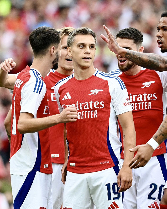 Arsenal misses chance to pressure Liverpool's leading position in Premier League