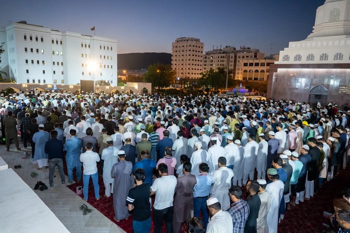 Thousands attend Oman’s  largest community iftar