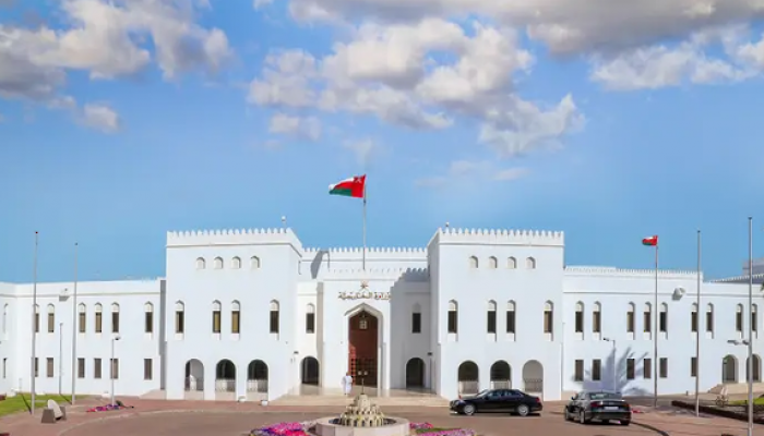 Oman calls for de-escalation in Yemen amidst deep concern over military action