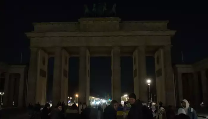 Global landmarks go dark for Earth Hour