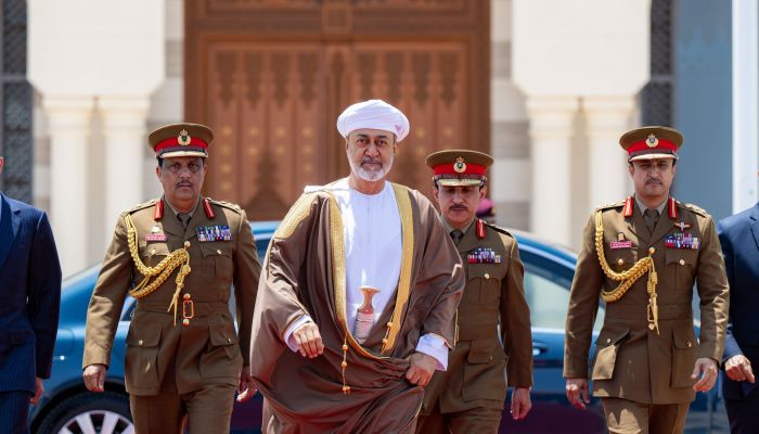 جلالة السُّلطان يغادر البلاد متوجهًا إلى الجزائر