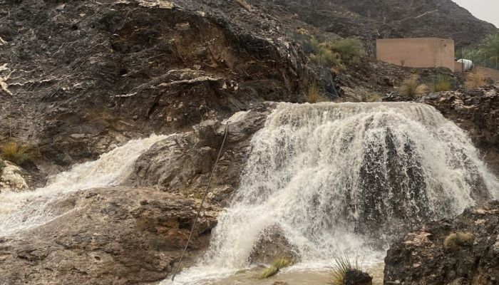 هطول أمطار غزيرة على الرستاق والعوابي