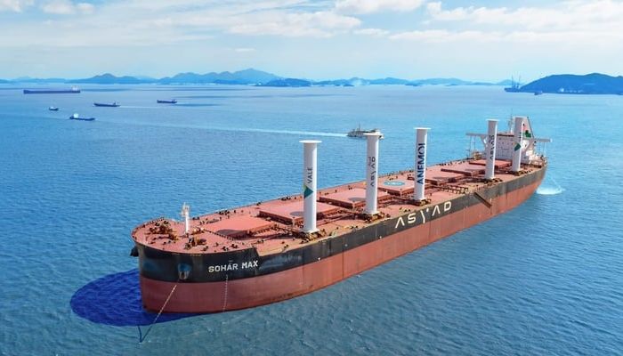 صحار ماكس.. تعرف على أول سفينة شحن عمانية تعمل بطاقة الرياح
