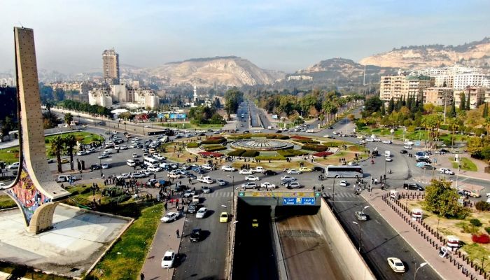 سلطنةُ عُمان ترحّب بإعلان الرئيس الأمريكي عن رفع العقوبات عن سوريا