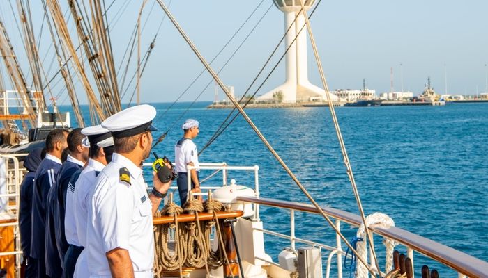 سفينة البحرية السلطانية العمانية (شباب عُمان الثانية) ترسو في ميناء جدة