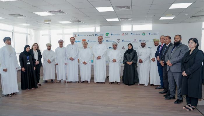 وزير العمل يزور جامعة مسقط ويُشيد بتجربتها الرائدة في مجال التدريب والتأهيل الطلابي