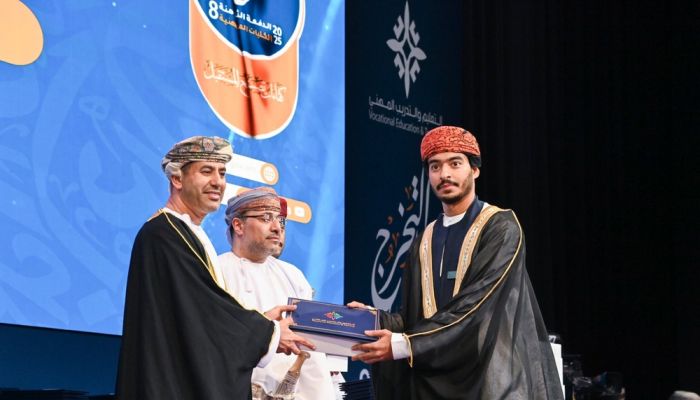تخريج 903 من طلبة الدفعة الثامنة من الكليات المهنية
