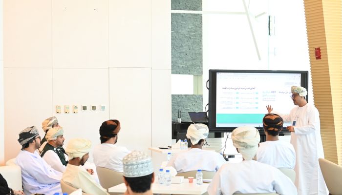حلقة عمل لدعم وتمكين رواد الأعمال بالمنطقة الحرة بصلالة