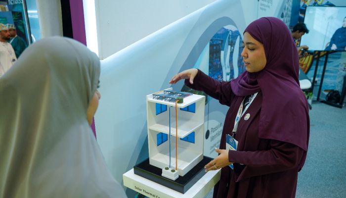 الكلية العالمية تُبرز ريادتها في أسبوع عُمان للاستدامة 2025 عبر مشاريع طلابية تعكسُ الوعي بالمستقبل والتوجّهات العالمية