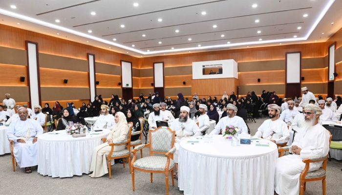 ملتقى 'الأسرة والمجتمع' يبحث أهمية الأسرة ودورها في التنشئة