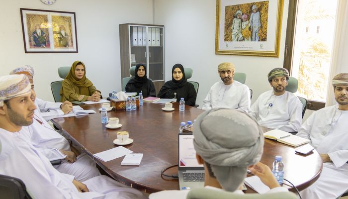 الفريقُ الوطني للتجارة المستترة يستعرض مخرجات عملية التدقيق على السجلات التجارية