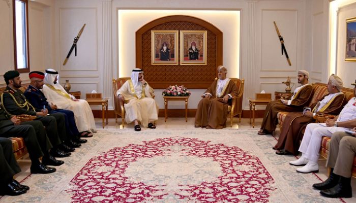 السيد شهاب بن طارق يستقبل ولي عهد دبي وزير الدفاع الإماراتي