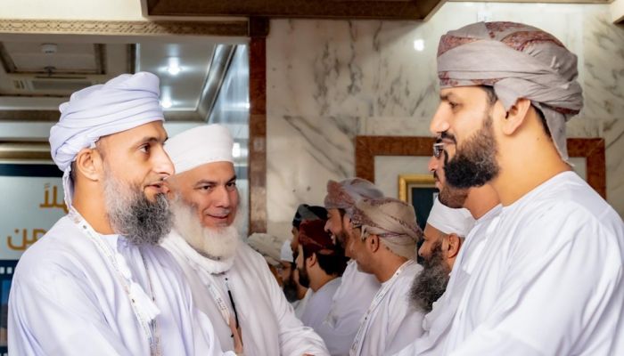 فريق من بعثة الحج العُمانية يتوجه إلى المدينة المنورة لاستقبال الحجاج