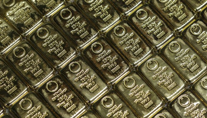 الذهب يتراجع إلى أدنى مستوياته في أكثر من أسبوع