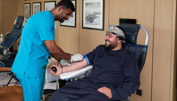 منتجع سانت ريجيس الموج مسقط يُطلق حملة توعوية للتبرع بالدم