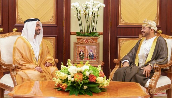 السفير الإماراتي بسلطنة عمان يقدم أوراق اعتماده لوزير الخارجية
