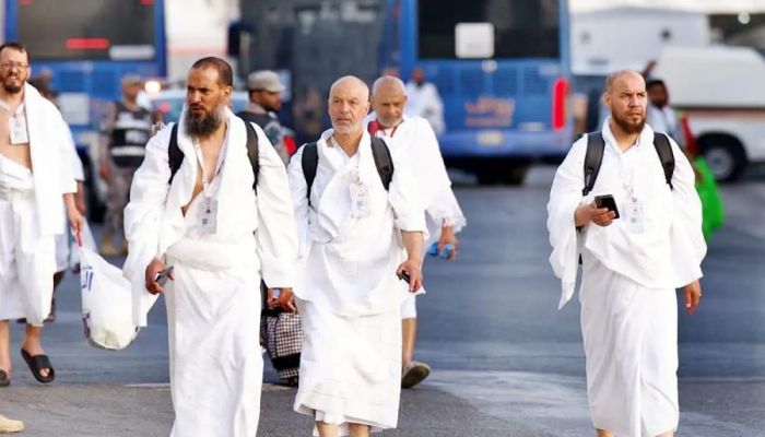 حجاج بيت الله يواصلون التوافد إلى مشعر منى لقضاء يوم التروية