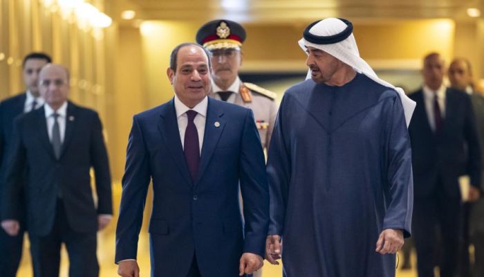 الرئيس المصري يصل إلى الإمارات ويلتقي بن زايد في زيارة أخوية