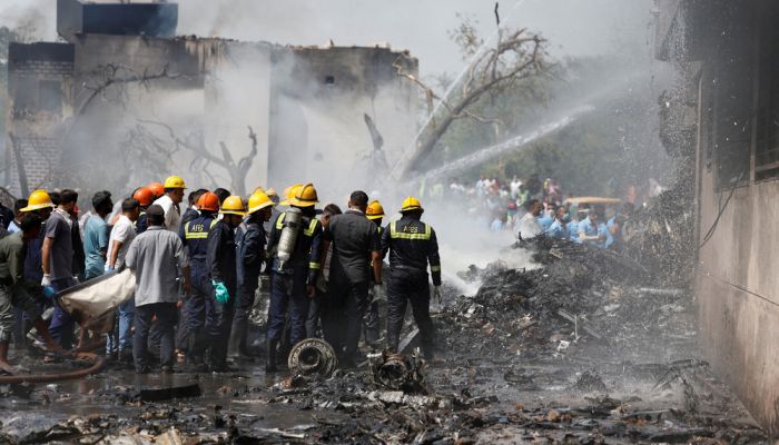 ضحايا تحطم الطائرة الهندية يزيد على 240 قتيلًا ونجاة أحد ركابها