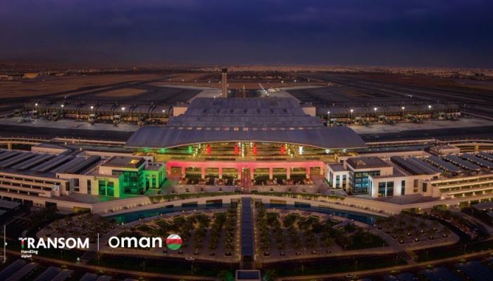 بعد الهجوم على إيران.. مطارات عمان تدعوا المسافرين للتحقق من الرحلات قبل التوجّه إلى المطار