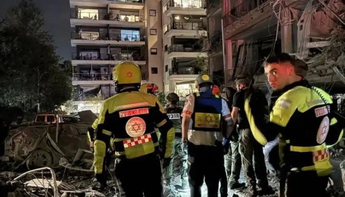 التصعيد يتواصل بين إيران وإسرائيل.. الصواريخ على تل أبيب والغارات على طهران