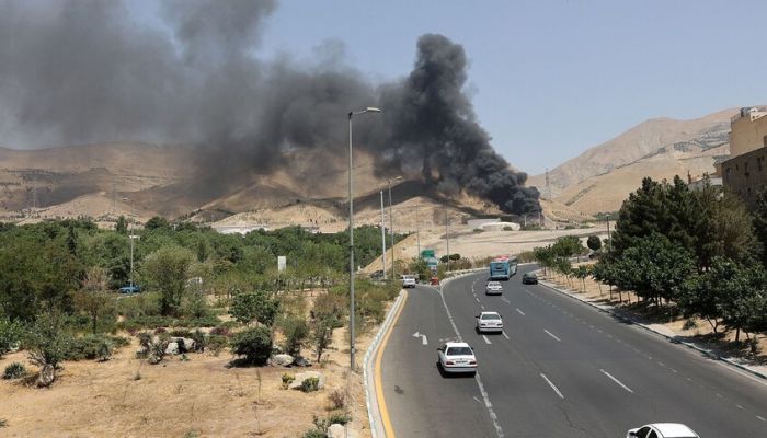 مئات الأمريكيين يفرون من إيران عبر طرق خطيرة