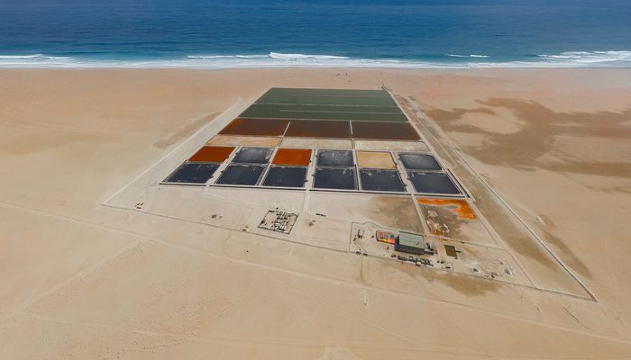 التوقيع على اتفاقية امتياز لإنتاج الملح الطبيعي بالوسطى