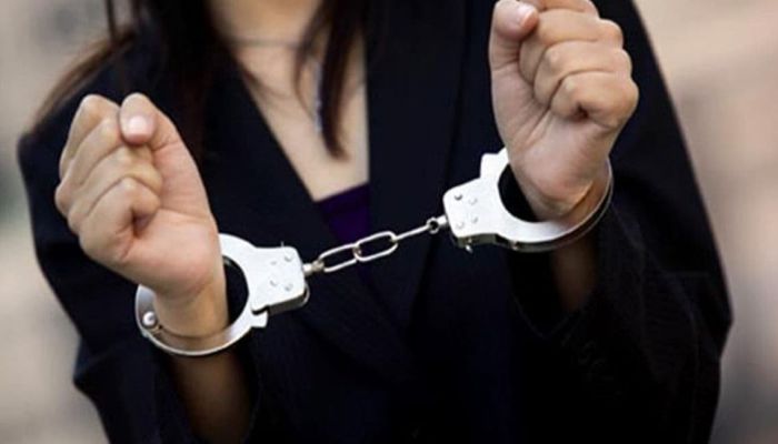 القبض على مواطنة ومقيمة سورية لنشرهن مقاطع مرئية مخلة بالآداب