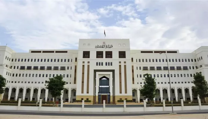 'العمل' تعلن عن فرص وظيفية بجنوب الباطنة