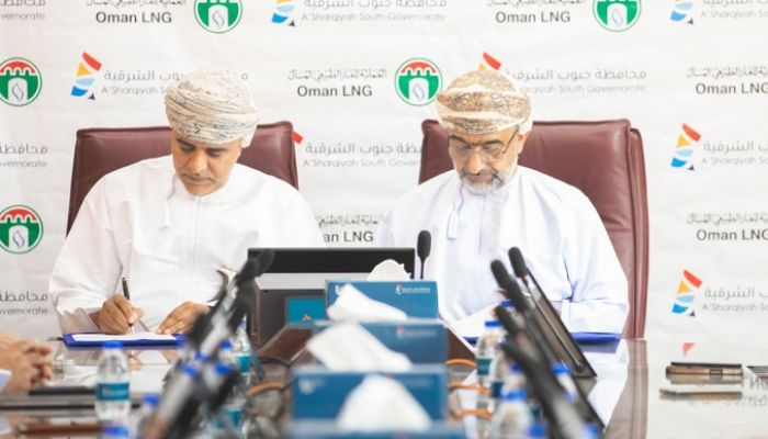 محافظة جنوب الشرقية توقّع اتفاقية تمويل مشروع 'مسار قهوان' بجعلان بني بوحسن